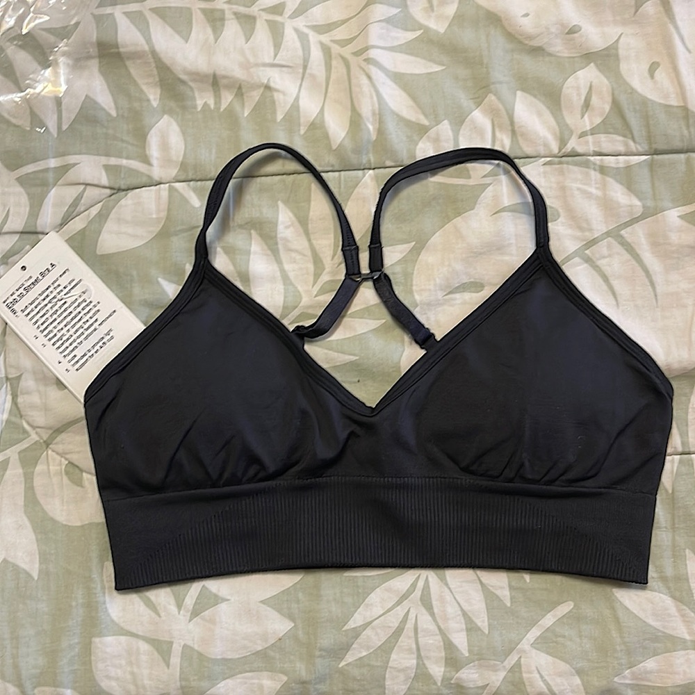 Lululemon Ebb to Street Bra A/B in black